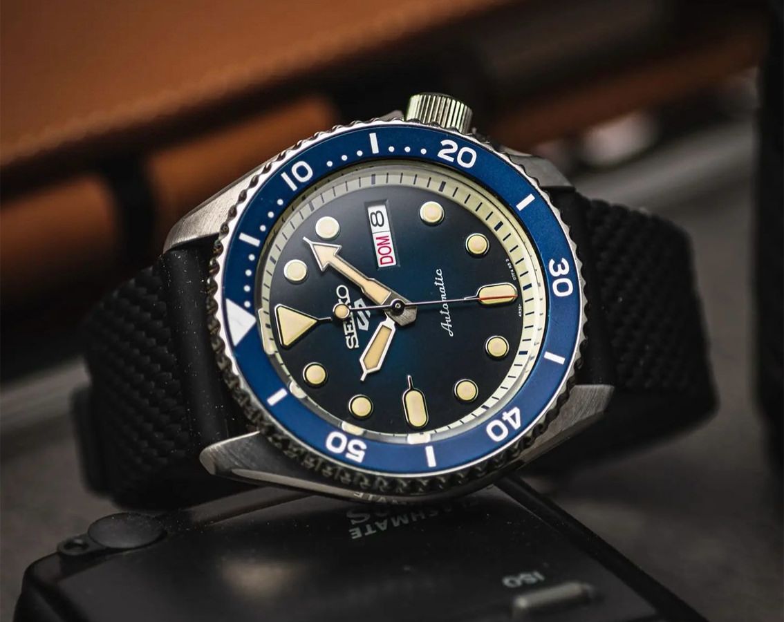 SEIKO SPORT 5 SRPD71K2 "BLUE LAGOON"