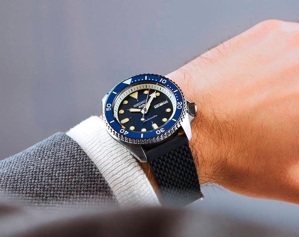 SEIKO SPORT 5 SRPD71K2 "BLUE LAGOON"