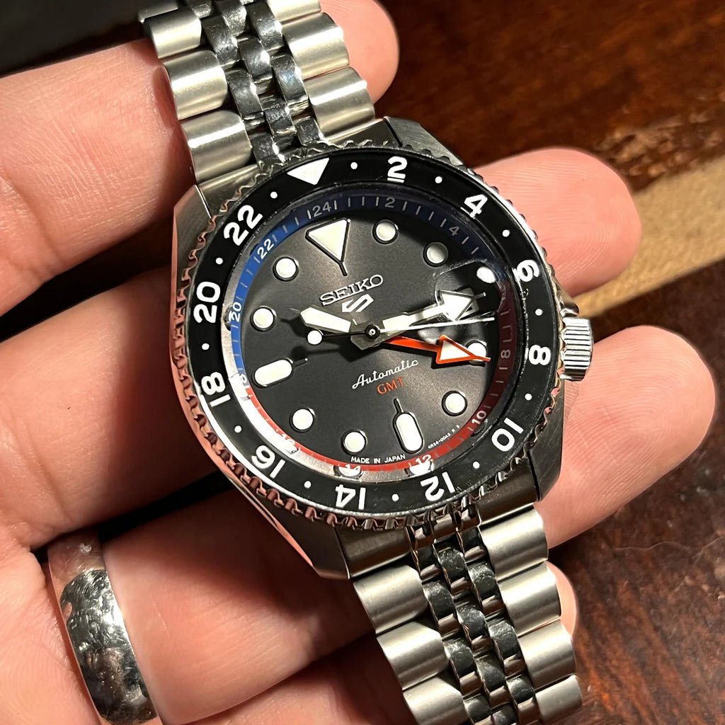 SEIKO GMT SSK019K1 "U.S. SPECIAL CREATION PEPSI CHARCOAL"